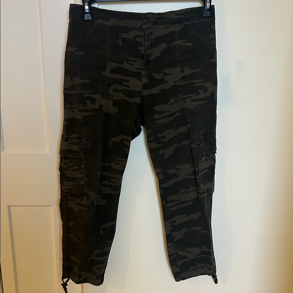 Women’s Sanctuary Camouflage Cargo Pants